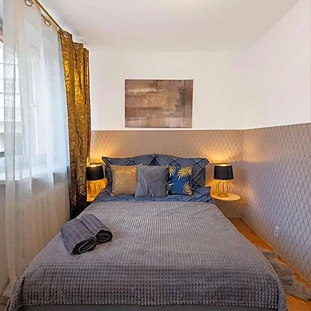 Clicktheflat Bellottiego Albergue *