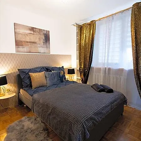 Albergue Clicktheflat Bellottiego